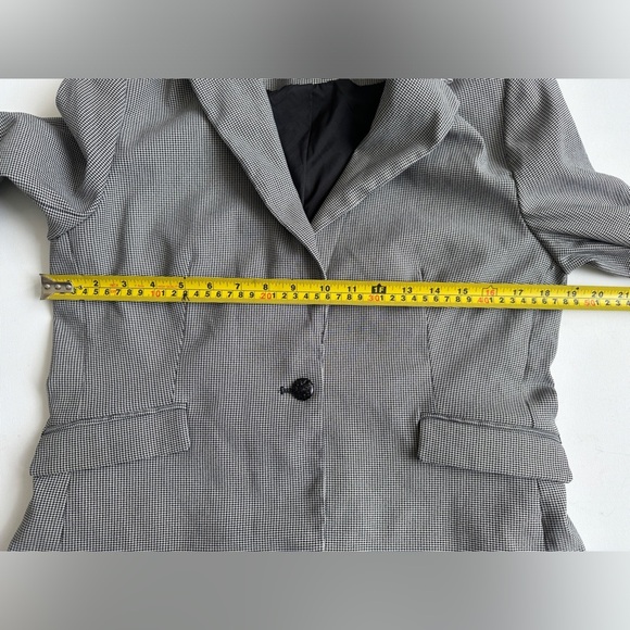 Lila Rose - Fine Houndstooth Blazer - Black & White - Size Large - Picture 8 of 9